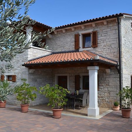 Holiday Home Mate Tinjan Quarto foto