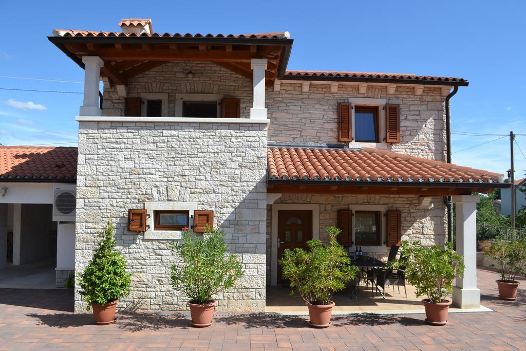 Holiday Home Mate Tinjan Quarto foto